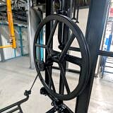 Stalowe koło napędowe maszyny do szycia po lakierowaniu proszkowym Jet Black RAL 9005