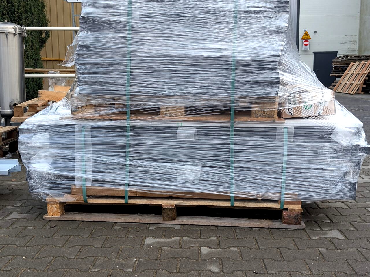 Ekspresowy tryb realizacji zamówień wysyłkowych w lakierni proszkowej