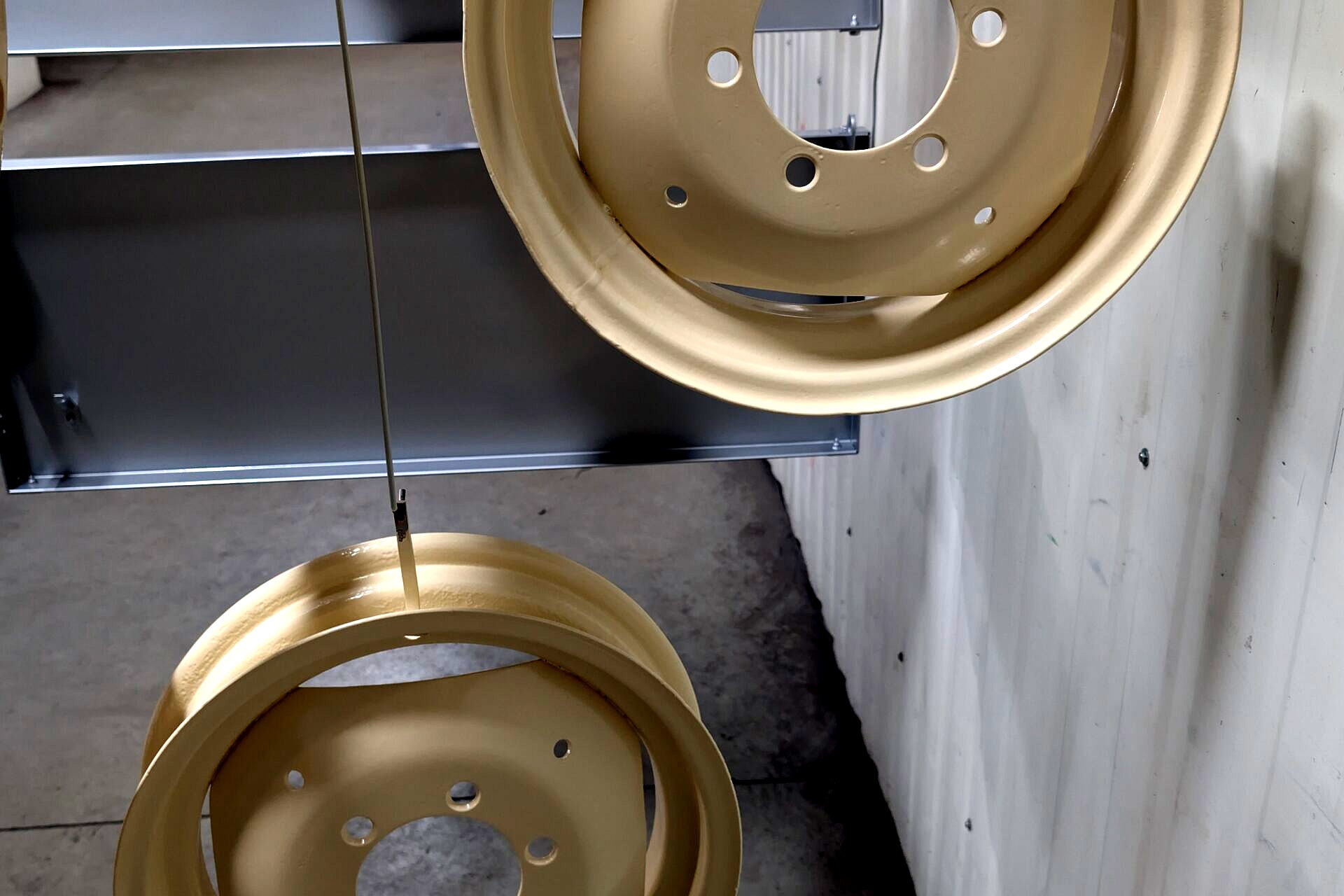 Renowacja felg ciągnikowych RAL 1015